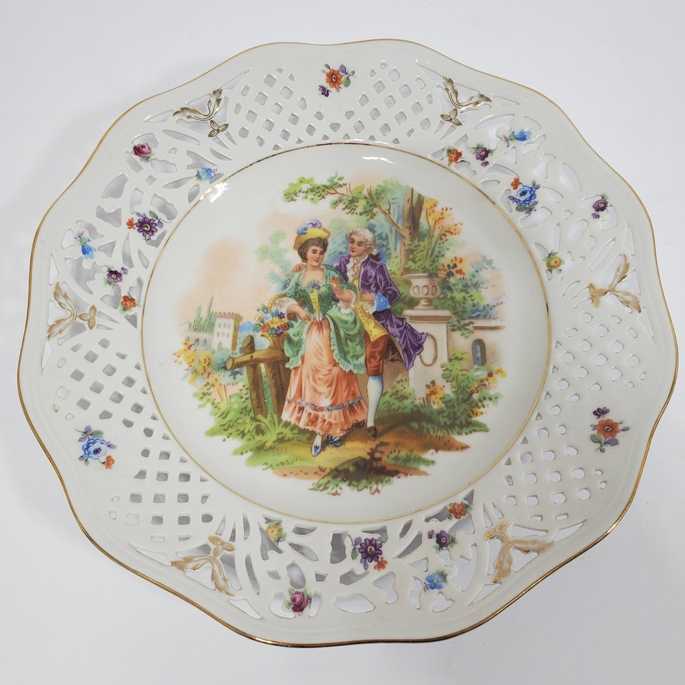 Schumann Bavaria Reticulated Plate Courting Couple 10.25" White Gold Excellent